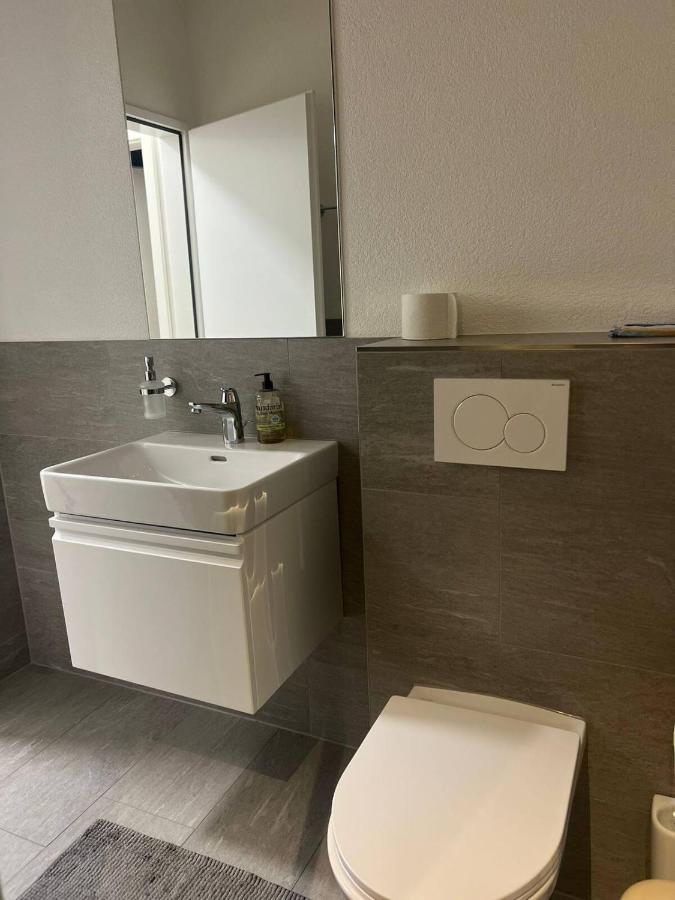 Basel-Stadt Gundeldingen Zimmer 401, Wc In The Hallway, Outside The Room Extérieur photo